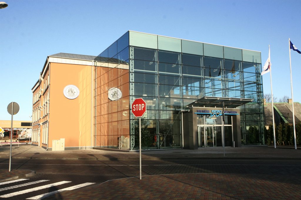 Ventspils prāmju termināls, stiklota piebūve, vēsturiskas ēkas pārbūve